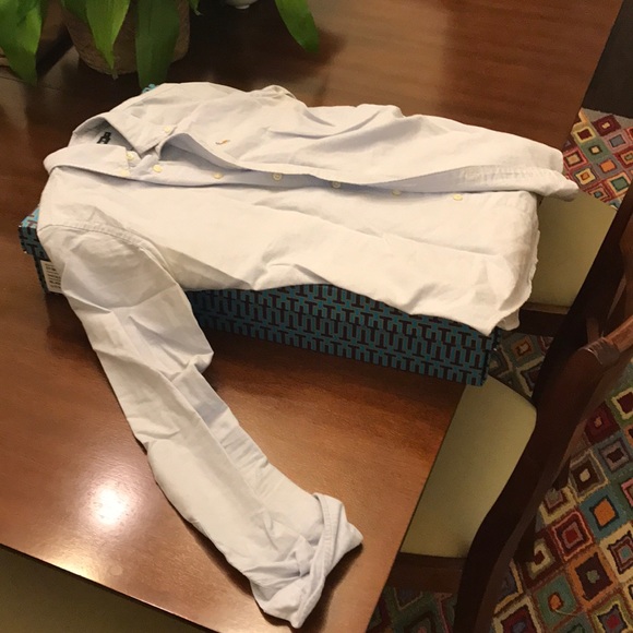 Button down - Picture 2 of 2